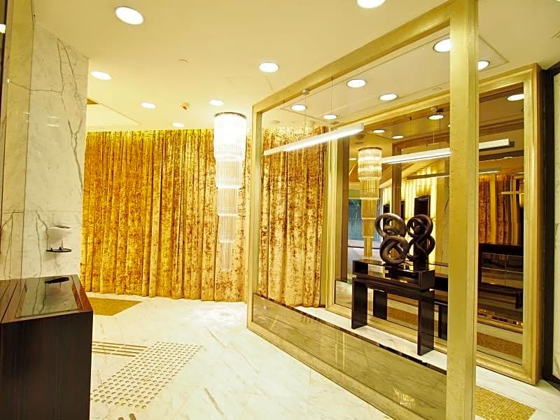 Kowloon Harbourfront Hotel