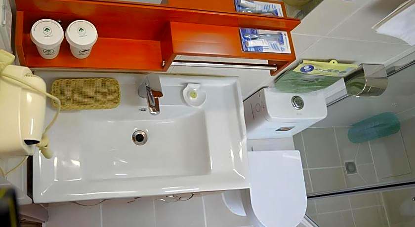 GreenTree Inn WeiFang QingZhou Middle HaiDai Road Electric Power Shell