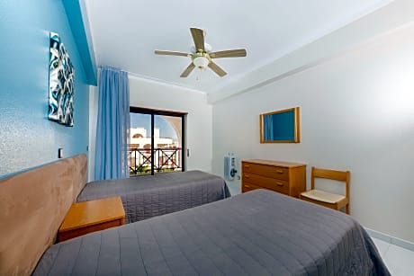 1 BEDROOM APARTMENT (3 AD + 1 CH)