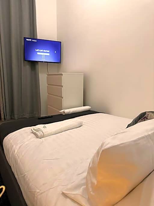 Room 3 • Double Bed in London King’s Cross