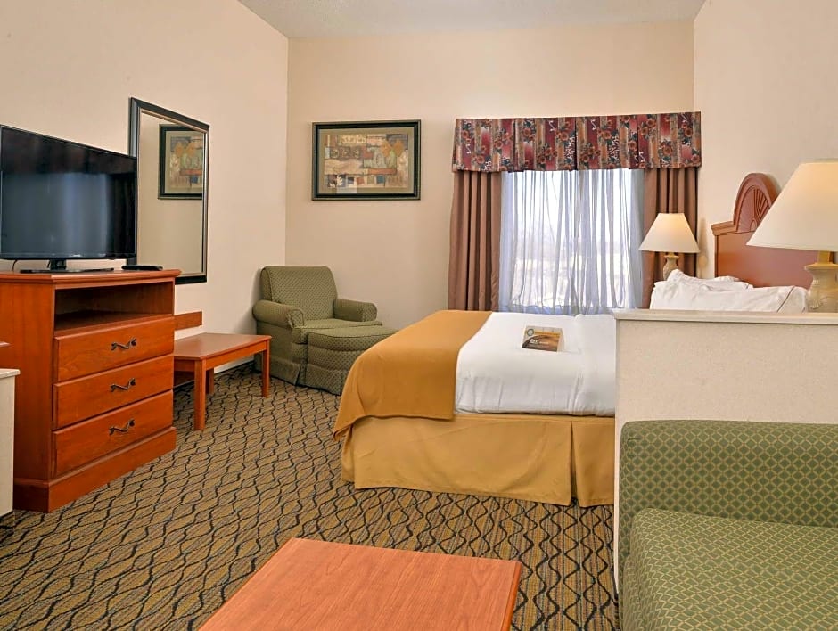Quality Inn & Suites Jefferson City