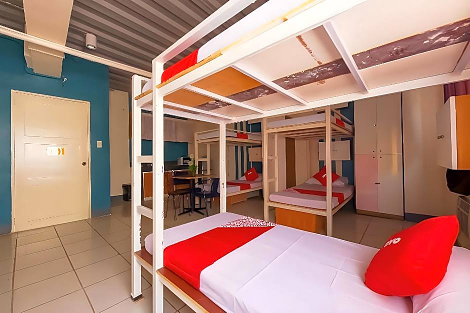 OYO 809 Crowne One Condo