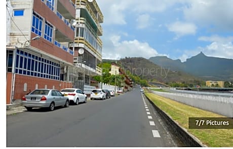 Champs de Mars Apartment ( Racecourse/healthtrack)