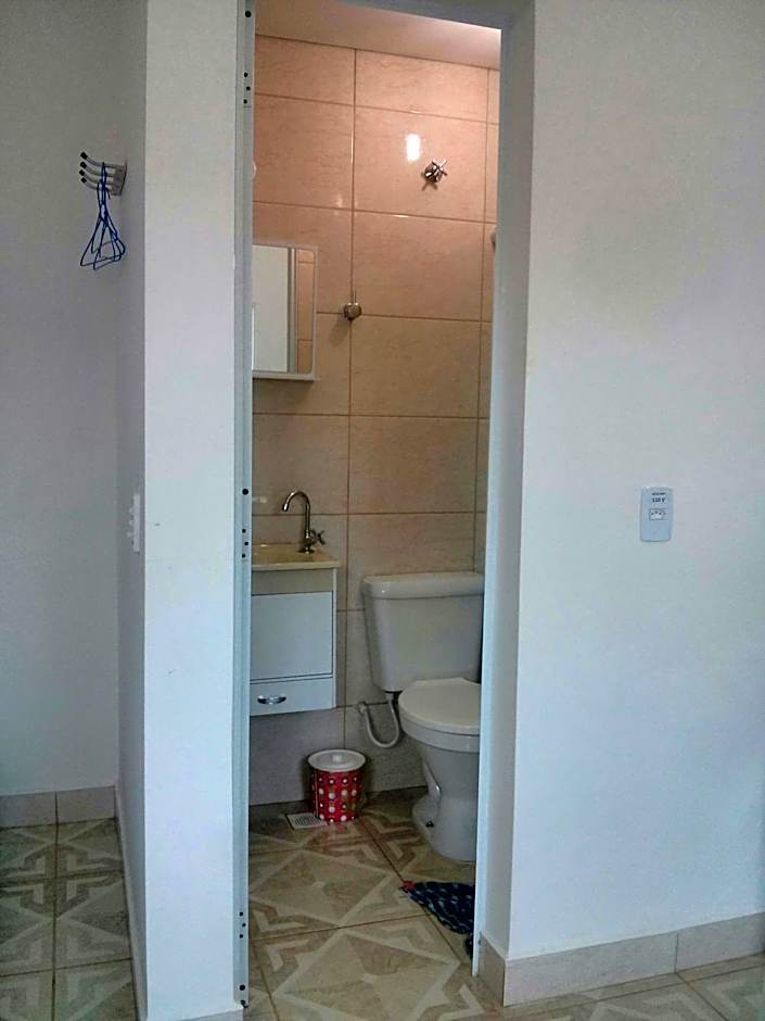 Estúdio em maresias com ar condicionado e piscina