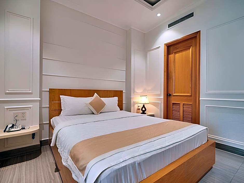 Bin Bin Mimosa Hotel - Near Tan Son Nhat Airport 