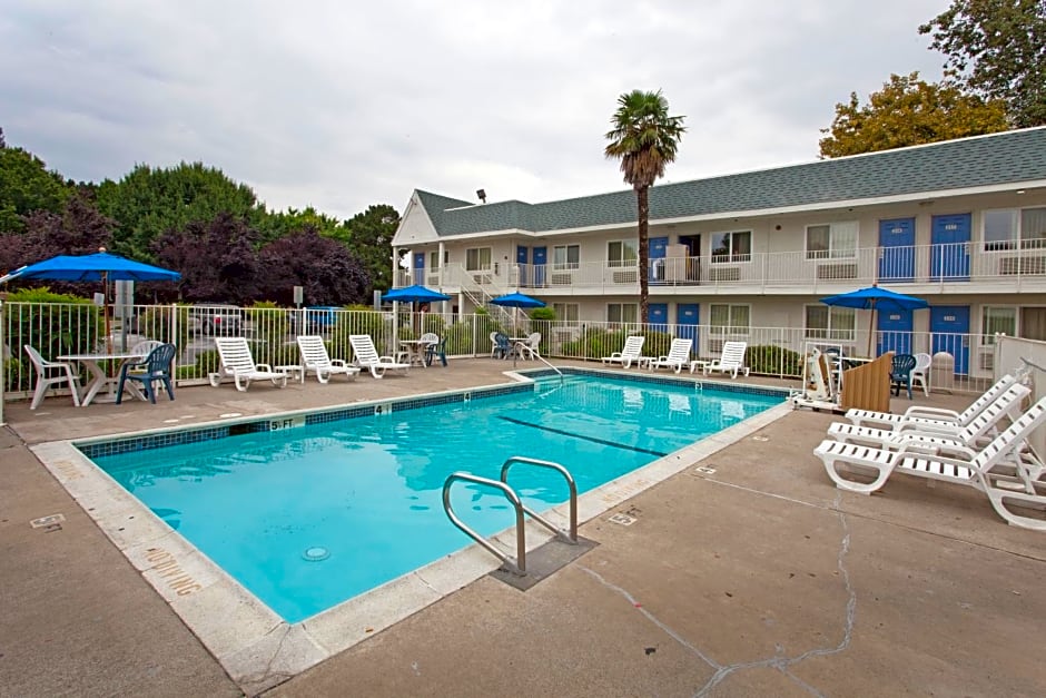 Motel 6-Sacramento, CA - Central