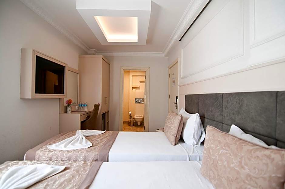 Royce Hotel