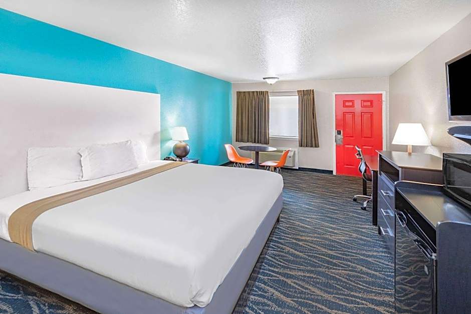 Howard Johnson by Wyndham Houston Hobby Airport
