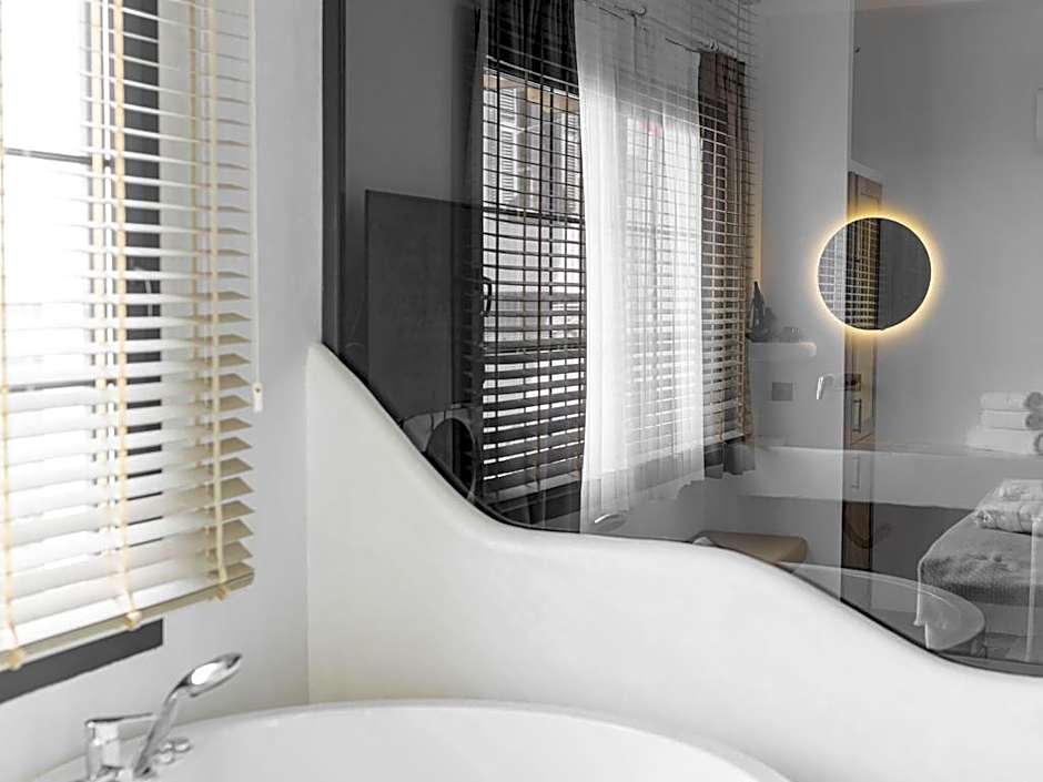 Gran Via Alsancak ( Boutique Hotel )