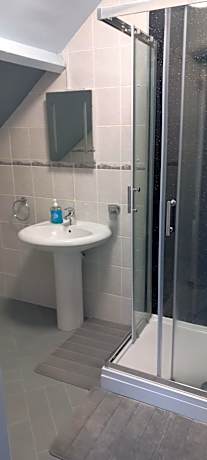 Standard Twin Room with Mountain View