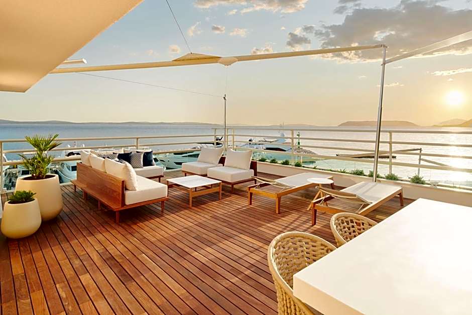 Le Meridien Lav Split