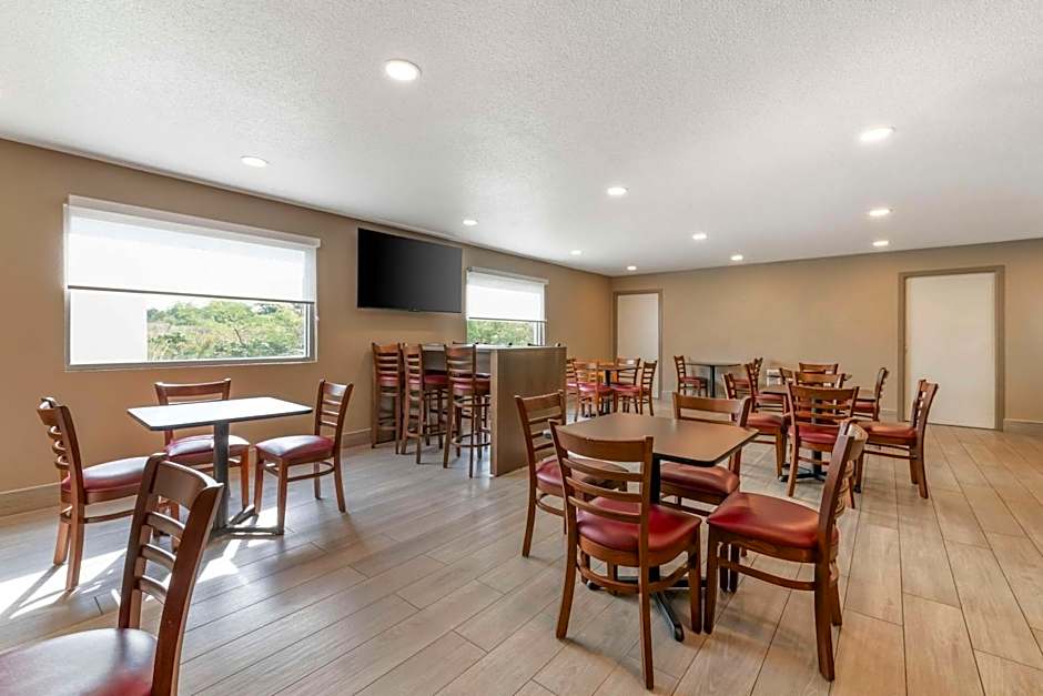 Sleep Inn & Suites