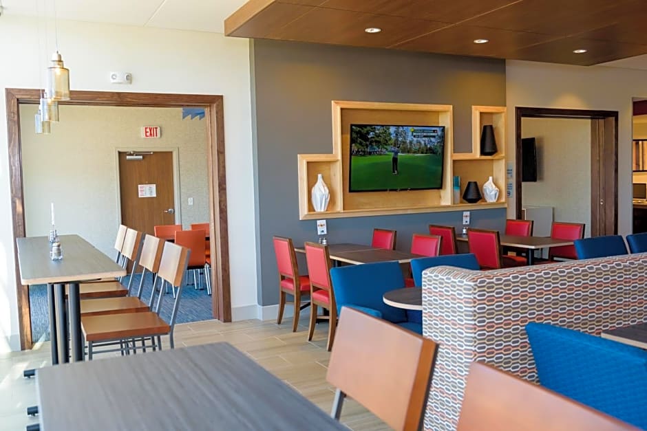 Holiday Inn Express & Suites McKinney - Frisco East By IHG