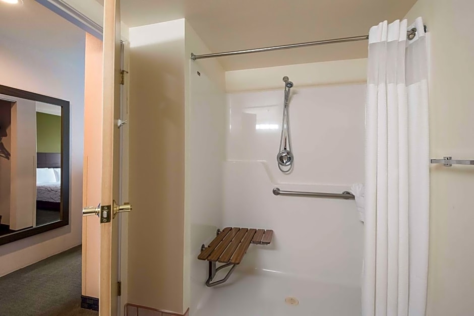 SureStay Plus Hotel by Best Western SeaTac Airport