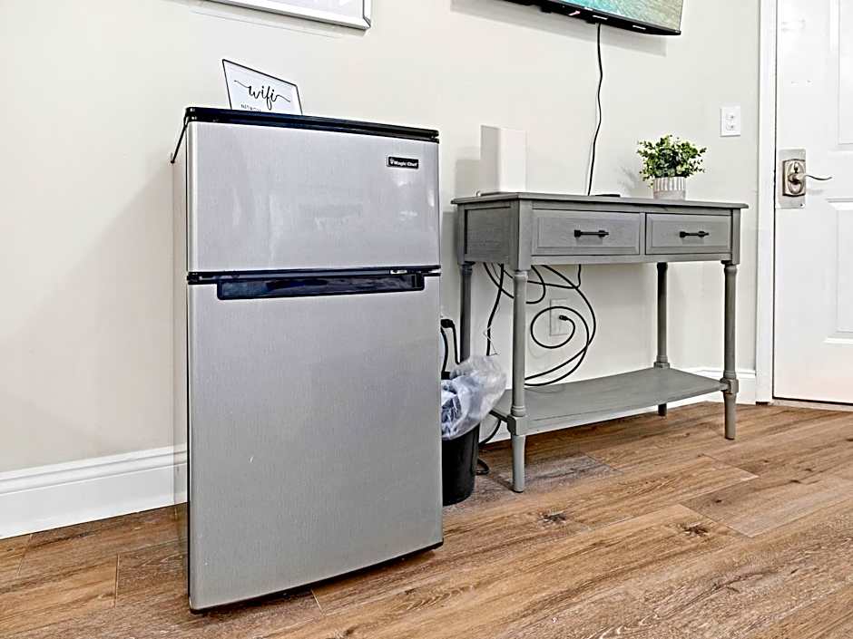 Charming Beach Studio With Pool & Sauna