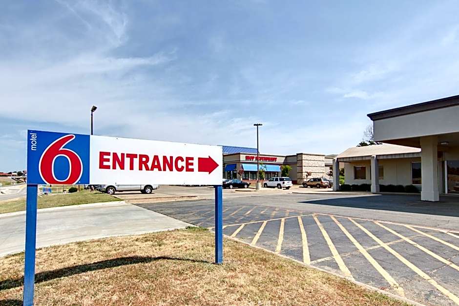Motel 6-Mount Pleasant, TX