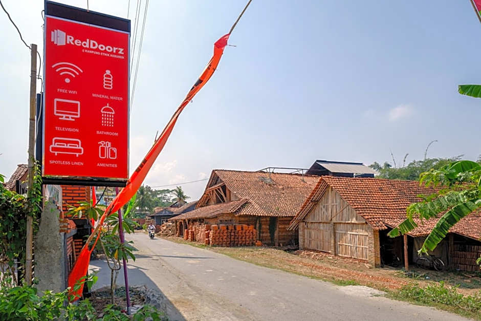 RedDoorz @ Kampoeng Etnik Kebumen 2