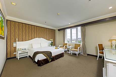 Deluxe Double or Twin Room with City View