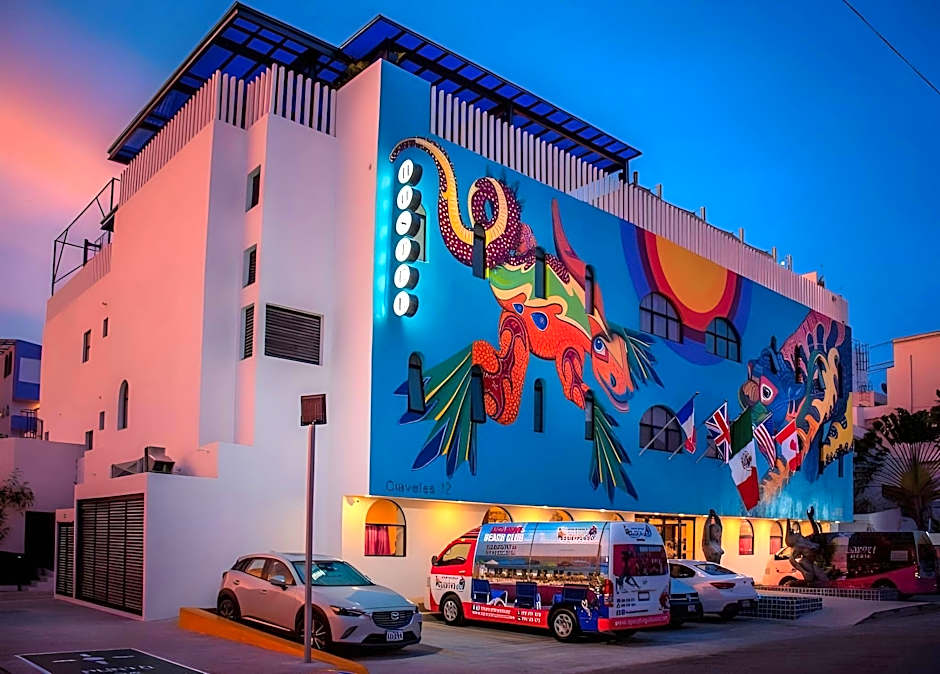 Nomads Party Hotel & Hostel