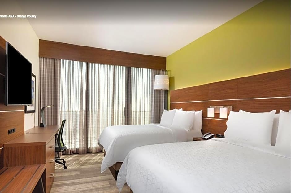 Holiday Inn Express & Suites Santa Ana - Orange County By IHG