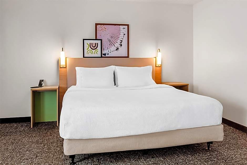 Spark by Hilton Lexington