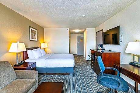 Queen Room - Accessible/Non-Smoking