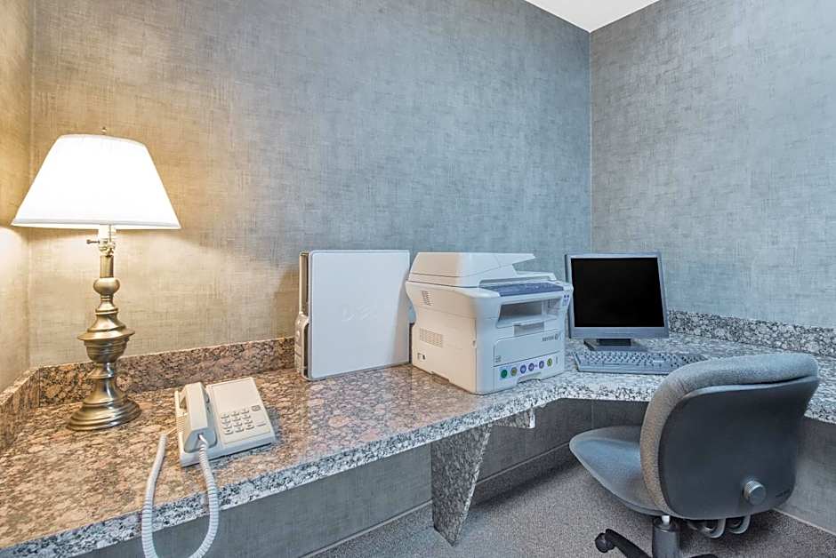 Days Inn by Wyndham Mitchell SD