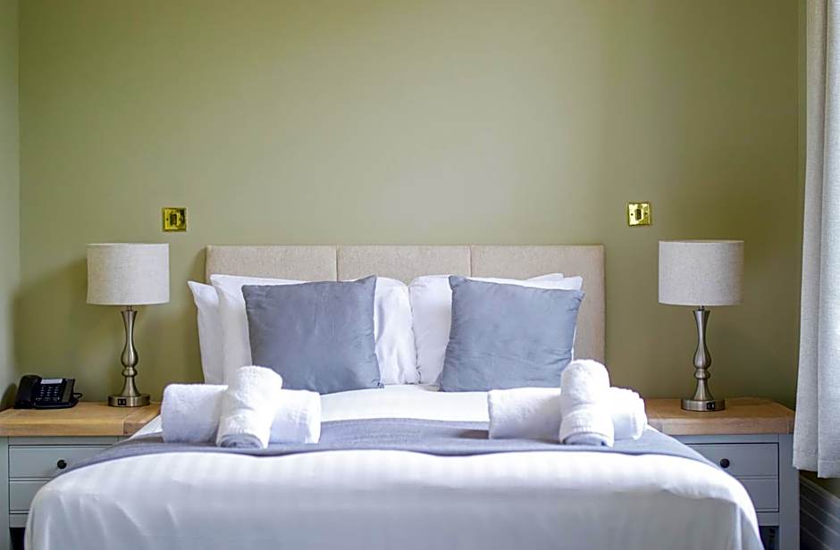 Woodland Manor Hotel