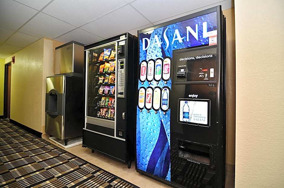 Ramada by Wyndham Cedar Rapids South