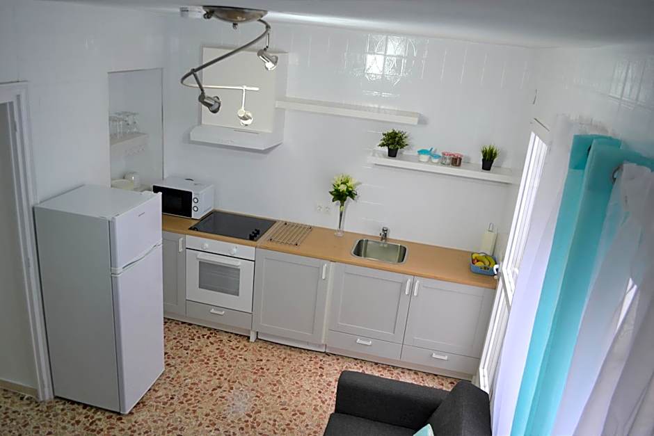 Lovely Studio Apartment with Terrace CB5EV