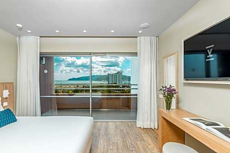 Premium One-Bedroom Suite with Sea View