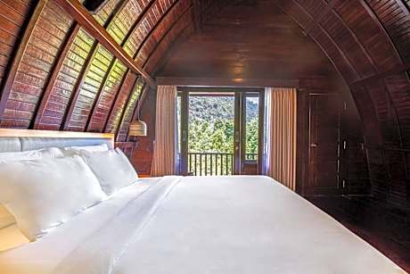 Junior Suite with Mountain View