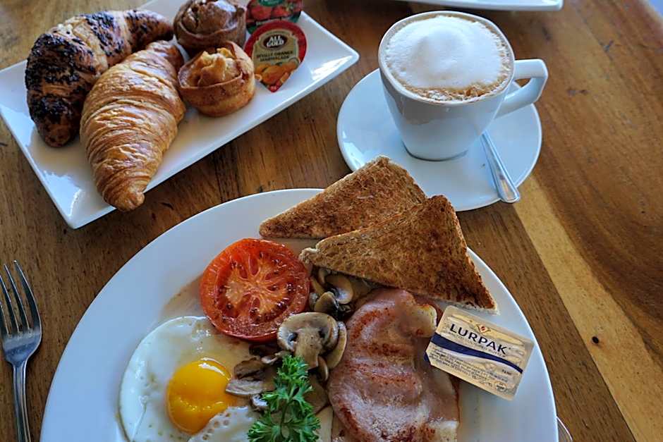 Chapmans Peak Beach Hotel