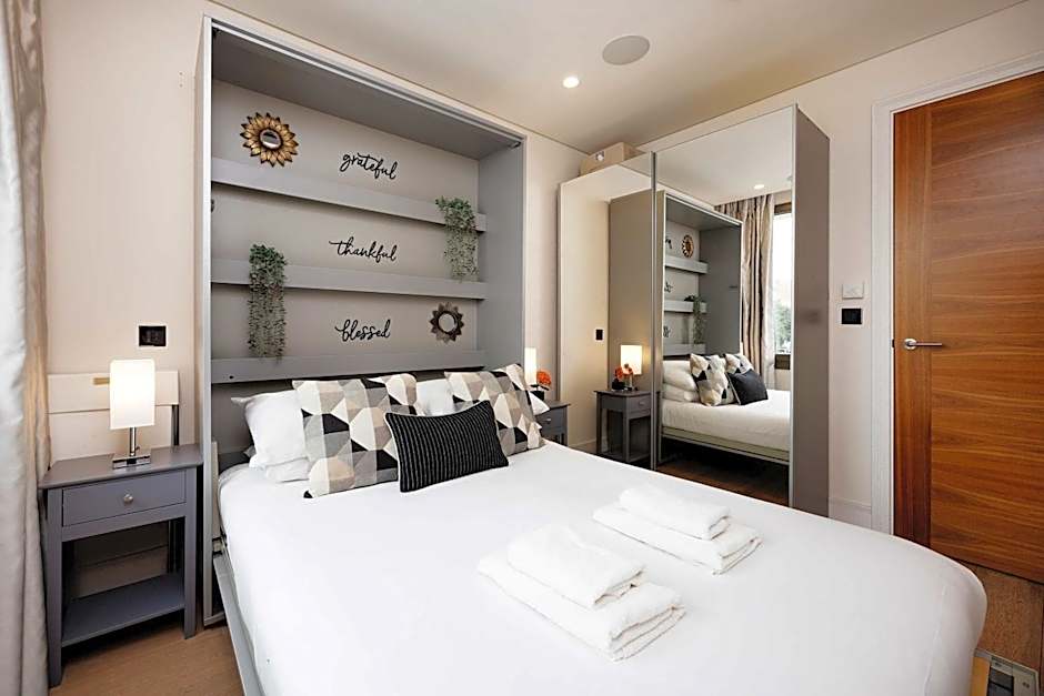 Veeve - Westbourne Curve