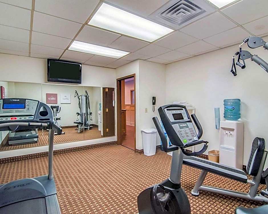 Comfort Inn & Suites Raphine - Lexington near I-81 and I-64