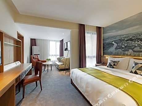 Prolit Hotel (Dazhou Luofu Square Railway Station)