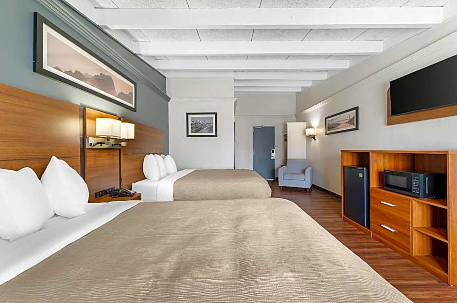 Quality Inn & Suites Kansas City - Independence I-70 East