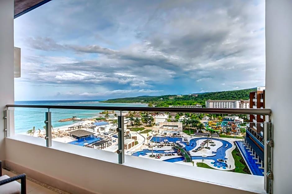 Royalton Blue Waters Autograph All-Inclusive Resor