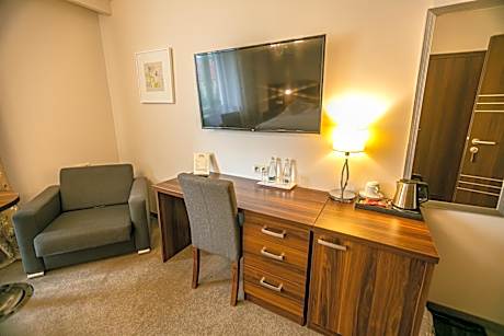 Deluxe Double Room with Shower