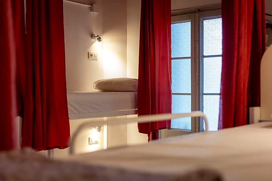 Primavera Hostel