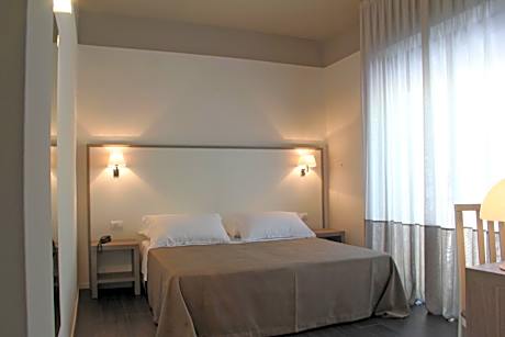 Large Single Room