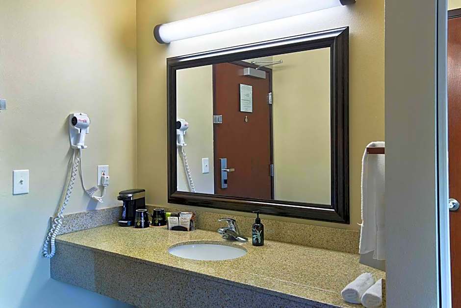 Oxford Suites Yakima