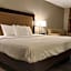 Econo Lodge Inn & Suites