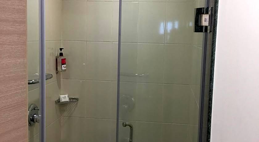 Red Fox by Lemon Tree Hotels, Sector 60, Gurugram