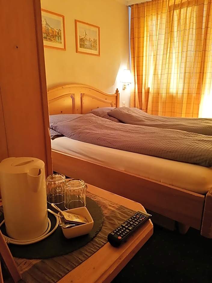 Petit Helvetia Budget Hotel