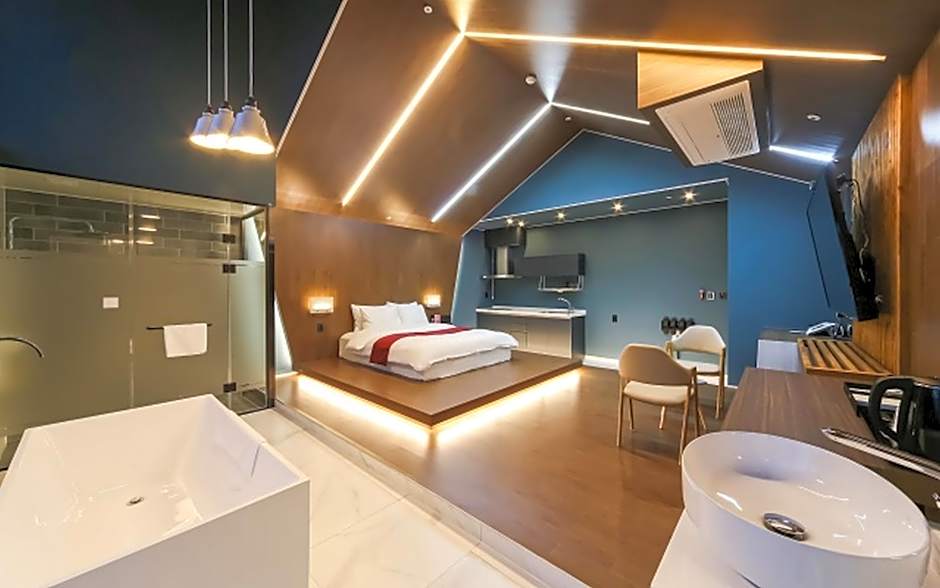 Gyeongnam goseong Hotel With7