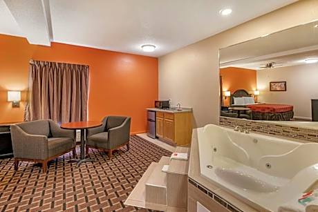 Econo Lodge Inn & Suites Granite City - St. Louis