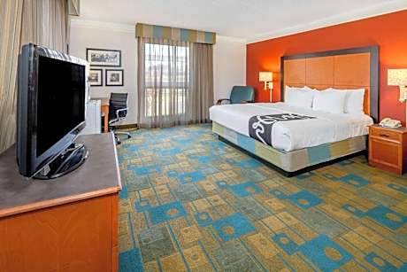 King Studio Suite - Non-Smoking