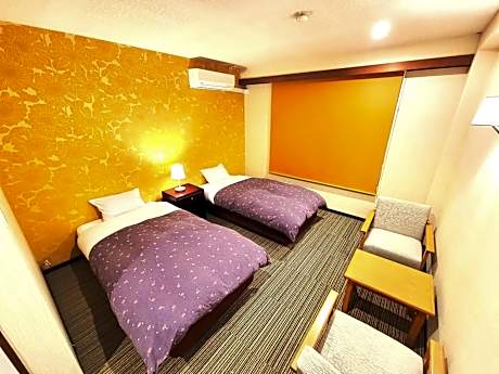 Twin Room with Mountain View