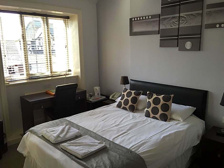 Maes Manor Country Hotel